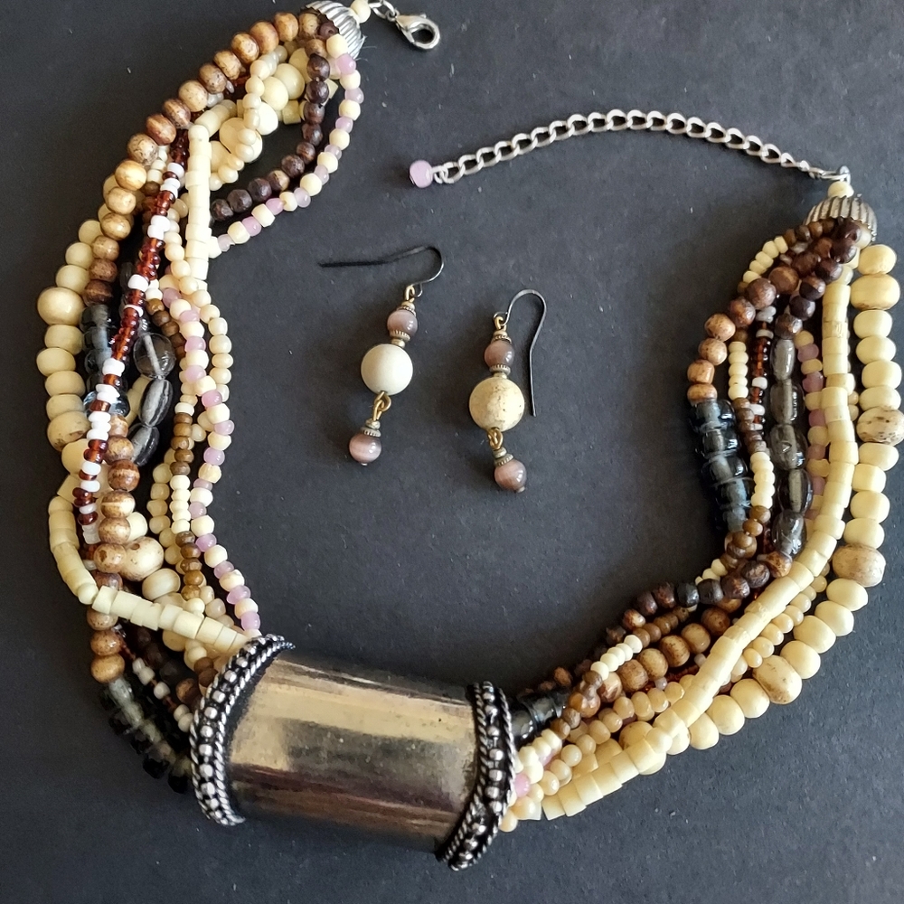 MULTI-STRANED TAN BROWN & WOODEN SEED BEAD NECKLE W/CHARM & MATCHING EARRINGS